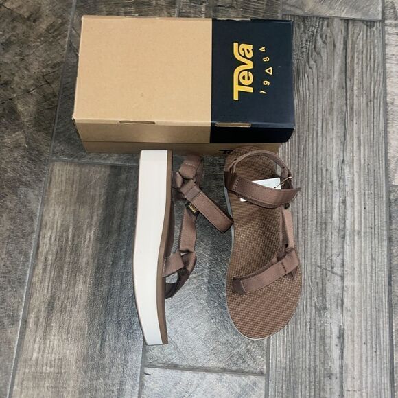 Nwt Teva 2” platform sandals - Picture 2 of 4